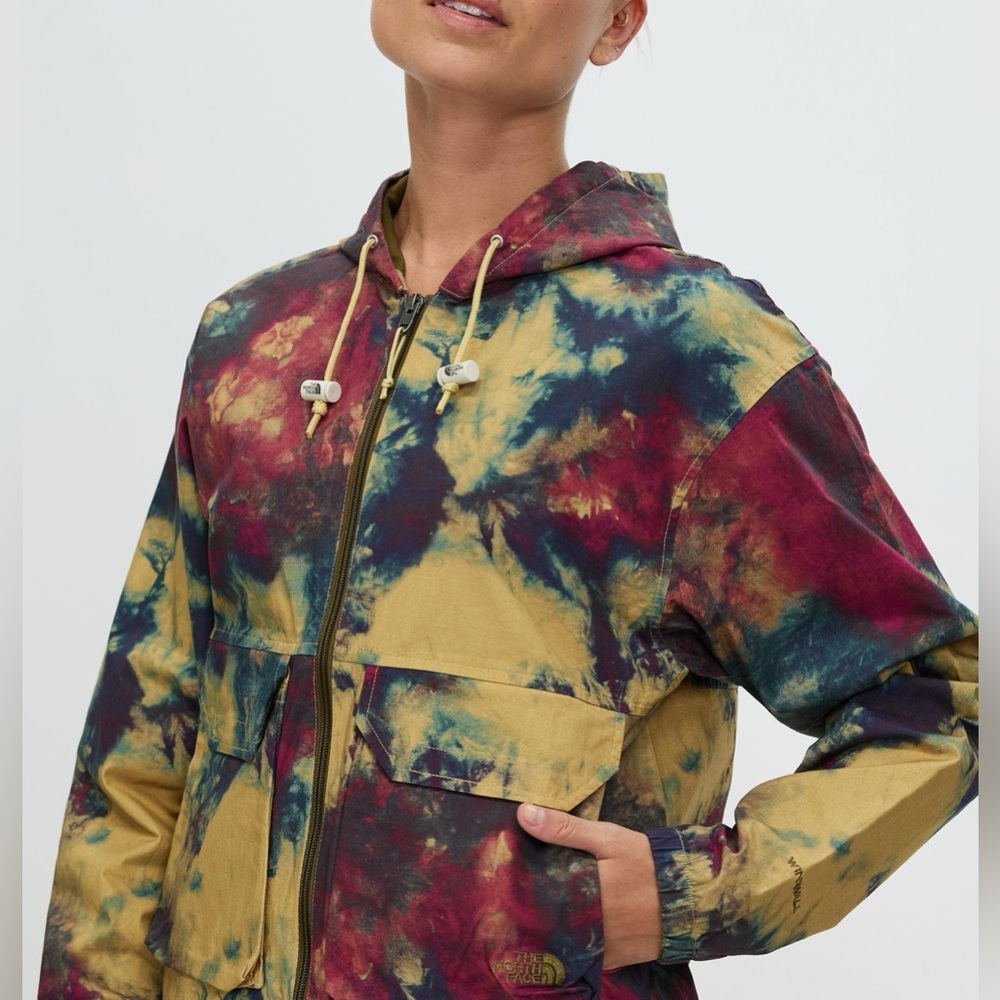 The north face rip stop windbreaker